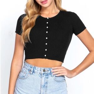 WOMEN'S ESSENTIAL SHORT SLEEVE ROUND NECK PEARL BUTTON CARDIGAN